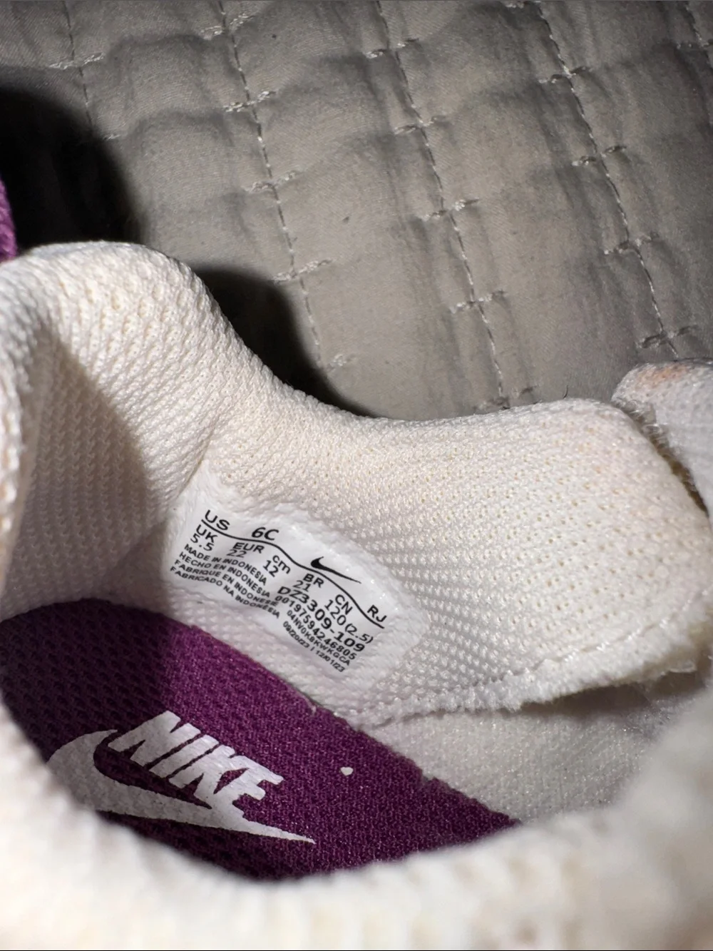 Nike Kids White and Purple Low-Top Sneakers